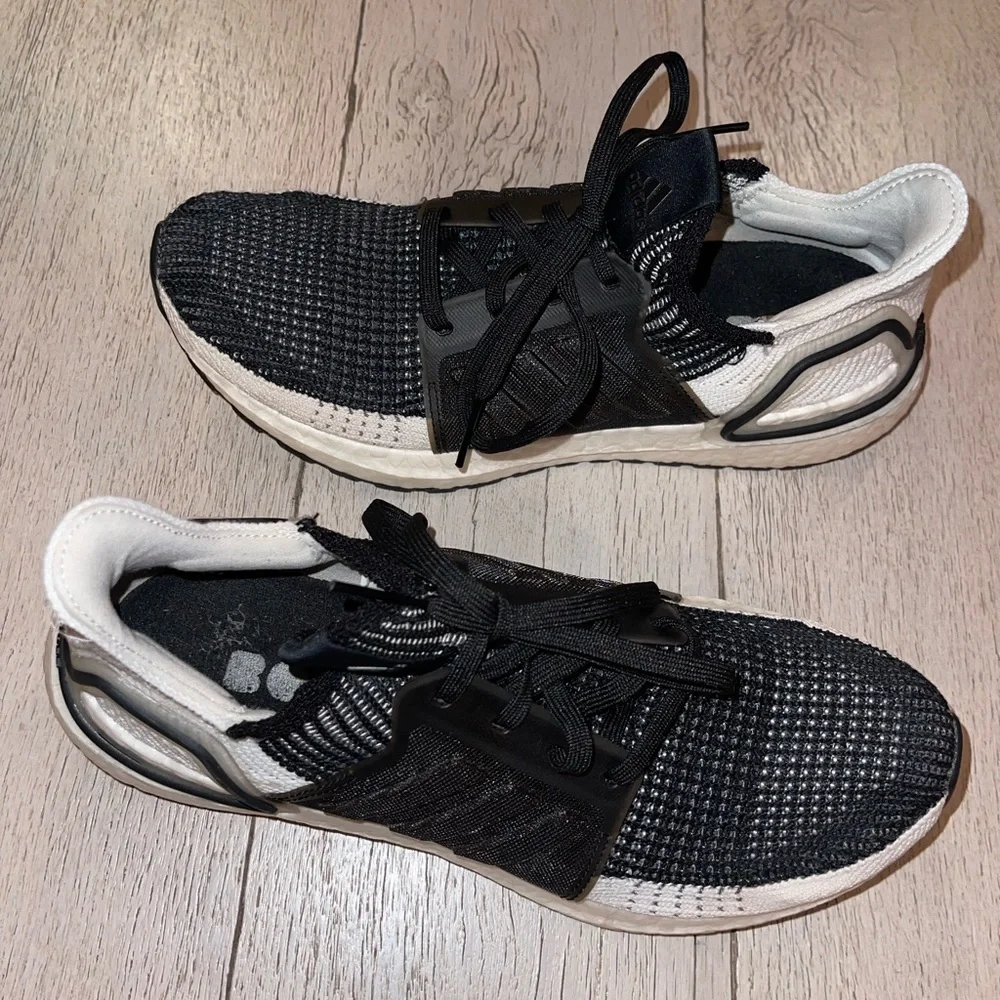 Women’s Adidas Ultraboost black size 8 1/2